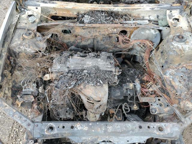 JTDBE32K320091410 - 2002 TOYOTA CAMRY LE GRAY photo 11