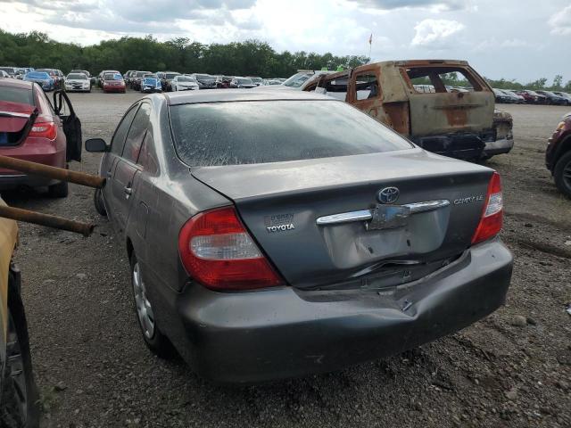 JTDBE32K320091410 - 2002 TOYOTA CAMRY LE GRAY photo 2