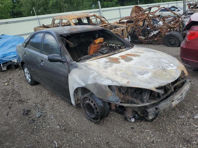 JTDBE32K320091410 - 2002 TOYOTA CAMRY LE GRAY photo 4