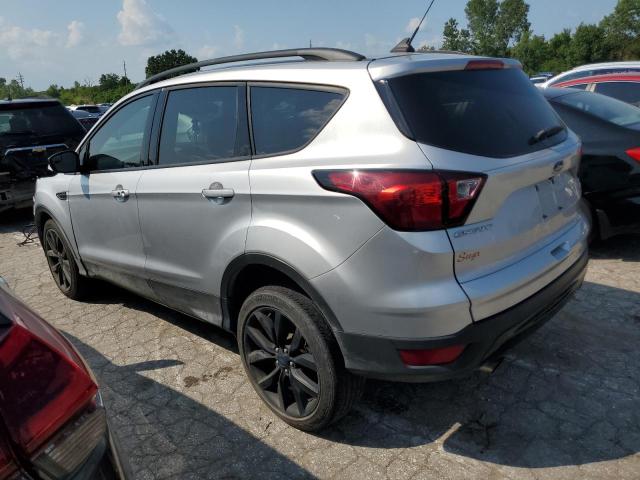 1FMCU0GD9KUB00695 - 2019 FORD ESCAPE SE GRAY photo 2