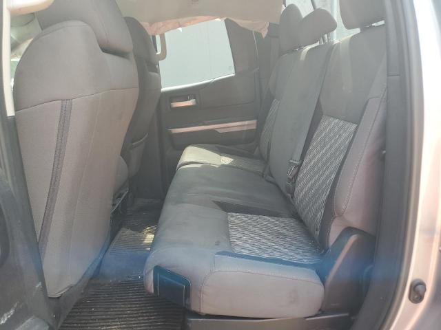 5TFUY5F16KX863631 - 2019 TOYOTA TUNDRA DOUBLE CAB SR/SR5 SILVER photo 10