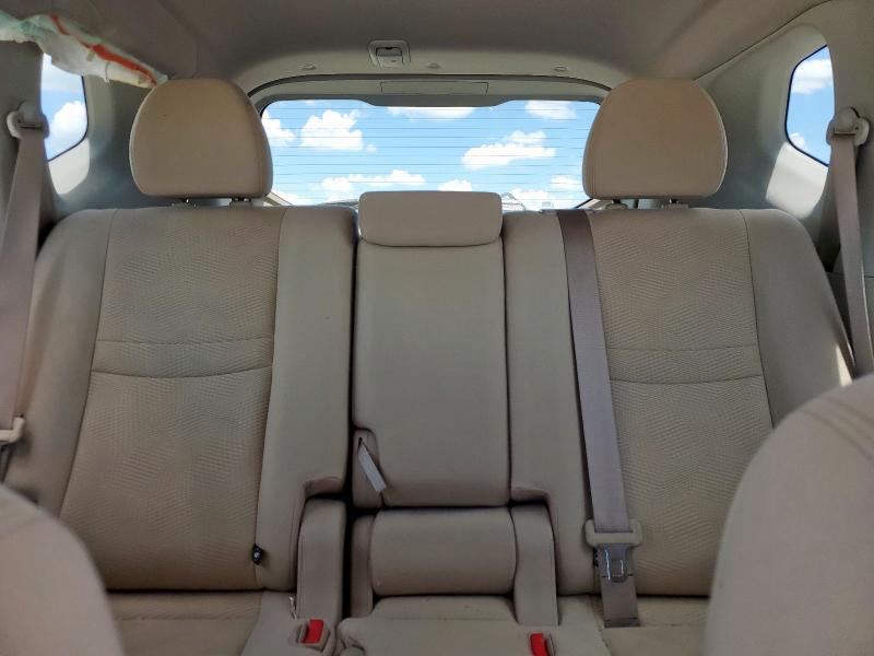 KNMAT2MT5GP644672 - 2016 NISSAN ROGUE S თეთრი ფოტო 10