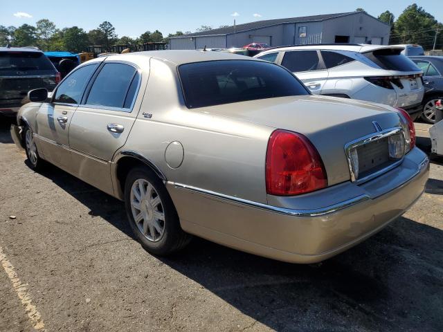 2LNBL8CV3AX631555 - 2010 LINCOLN TOWN CAR SIGNATURE LIMITED GOLD photo 2