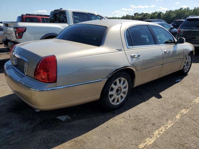 2LNBL8CV3AX631555 - 2010 LINCOLN TOWN CAR SIGNATURE LIMITED GOLD photo 3