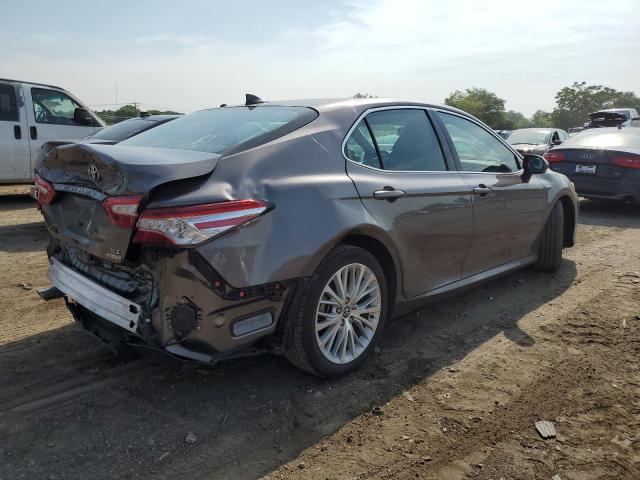 4T1B21HK9KU520557 - 2019 TOYOTA CAMRY HYBRID GRAY photo 3