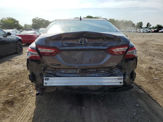 4T1B21HK9KU520557 - 2019 TOYOTA CAMRY HYBRID GRAY photo 6