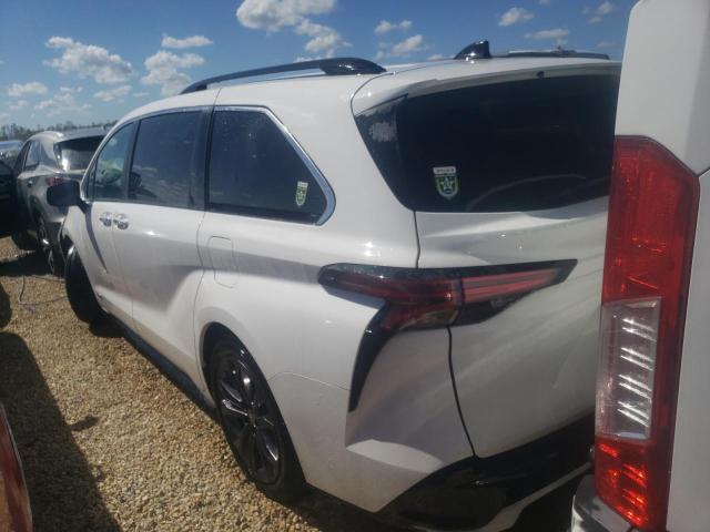 5TDDRKECXMS040577 - 2021 TOYOTA SIENNA XSE WHITE photo 3