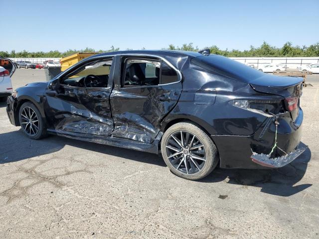 4T1G11AK2MU597101 - 2021 TOYOTA CAMRY SE BLACK photo 2