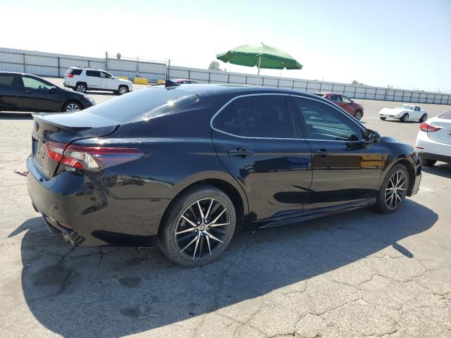 4T1G11AK2MU597101 - 2021 TOYOTA CAMRY SE BLACK photo 3