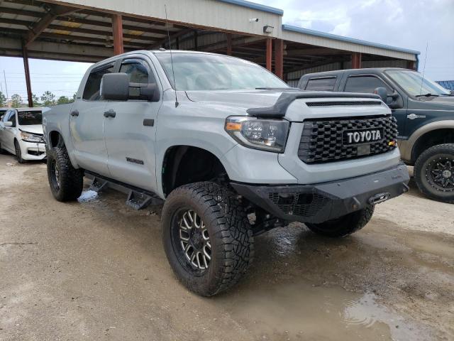 5TFFY5F11JX238772 - 2018 TOYOTA TUNDRA CREWMAX LIMITED SILVER photo 4