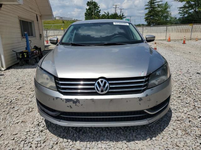 1VWAP7A31DC041661 - 2013 VOLKSWAGEN PASSAT S Күміс фото 5