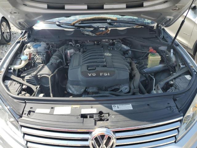 WVGGF7BP1HD006986 - 2017 VOLKSWAGEN TOUAREG EXECUTIVE SILVER photo 11