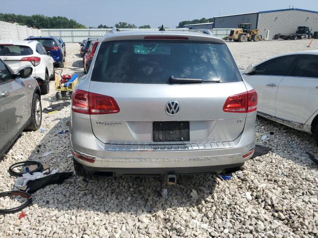 WVGGF7BP1HD006986 - 2017 VOLKSWAGEN TOUAREG EXECUTIVE SILVER photo 6