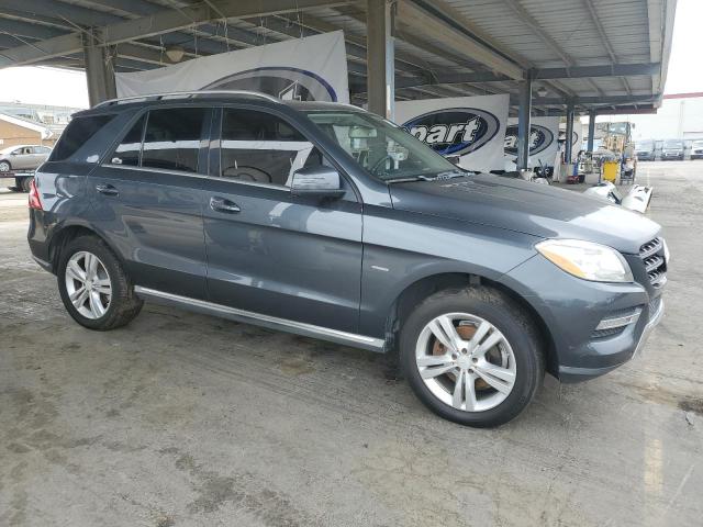 4JGDA5HB0CA036699 - 2012 MERCEDES-BENZ ML 350 4MATIC GRAY photo 4