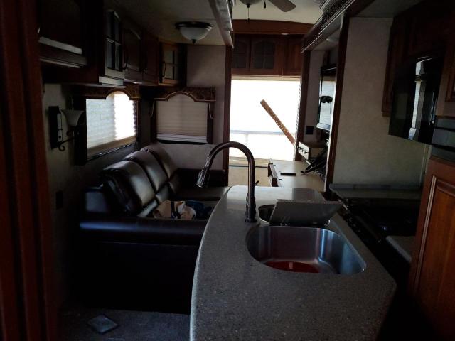 4YDF39029D4702188 - 2013 KEYSTONE MONTANA WHITE photo 6