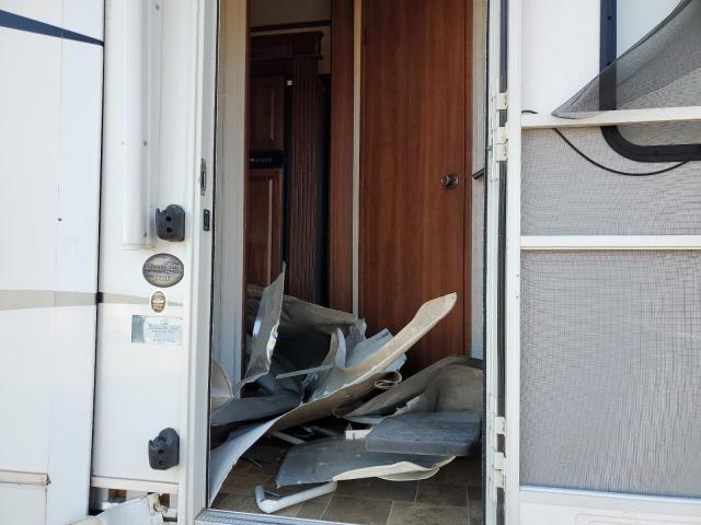 4YDF39029D4702188 - 2013 KEYSTONE MONTANA WHITE photo 8