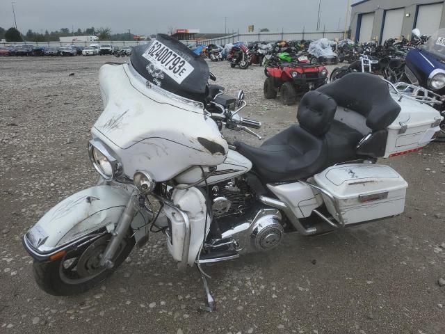 1HD1FC4157Y707127 - 2007 HARLEY-DAVIDSON FLHTCUI 白色 照片 2