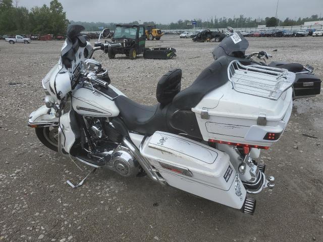 1HD1FC4157Y707127 - 2007 HARLEY-DAVIDSON FLHTCUI 白色 照片 3