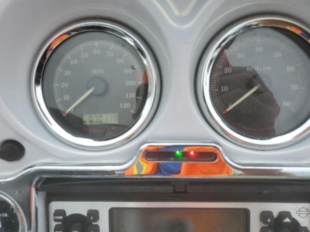 1HD1FC4157Y707127 - 2007 HARLEY-DAVIDSON FLHTCUI 白色 照片 8