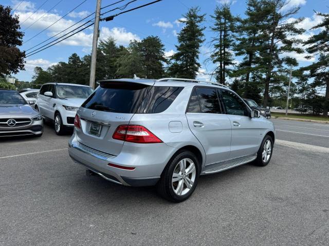 4JGDA5HB8CA043674 - 2012 MERCEDES-BENZ ML 350 4MATIC SILVER photo 3