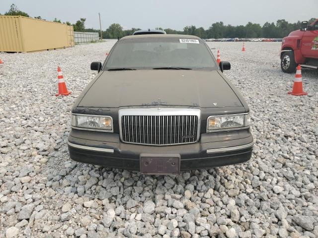 1LNLM81W0VY713925 - 1997 LINCOLN TOWN CAR EXECUTIVE BLACK photo 5