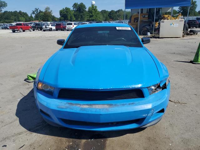 1ZVBP8AM4C5208293 - 2012 FORD MUSTANG BLUE photo 5
