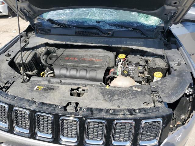 3C4NJCBB8JT503203 - 2018 JEEP COMPASS LATITUDE ვერცხლისფერი ფოტო 11