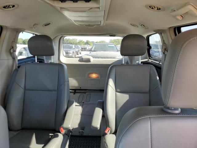 2V4RW3DG5BR670804 - 2011 VOLKSWAGEN ROUTAN SE SILVER photo 10