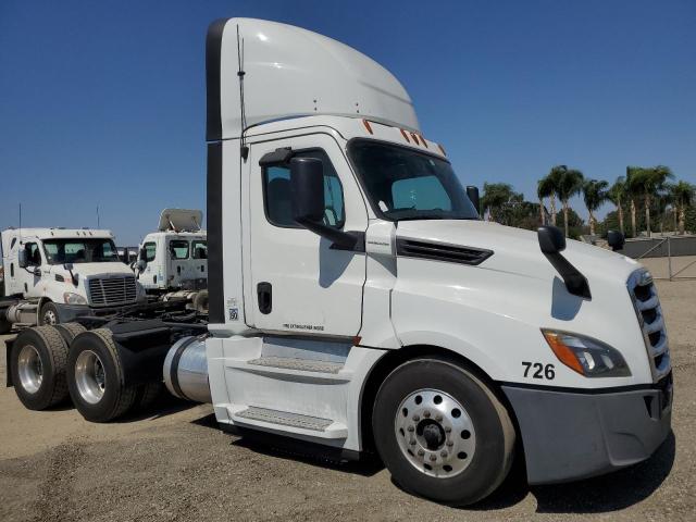 2017 FREIGHTLINER CASCADIA, null