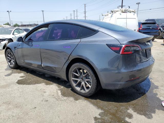 5YJ3E1EA5PF454696 - 2023 TESLA MODEL 3 Մոխրագույն լուսանկար 2