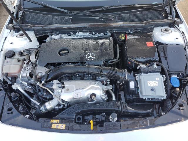 W1K3G4FB3NJ340713 - 2022 MERCEDES-BENZ A 220 4MATIC WHITE photo 11