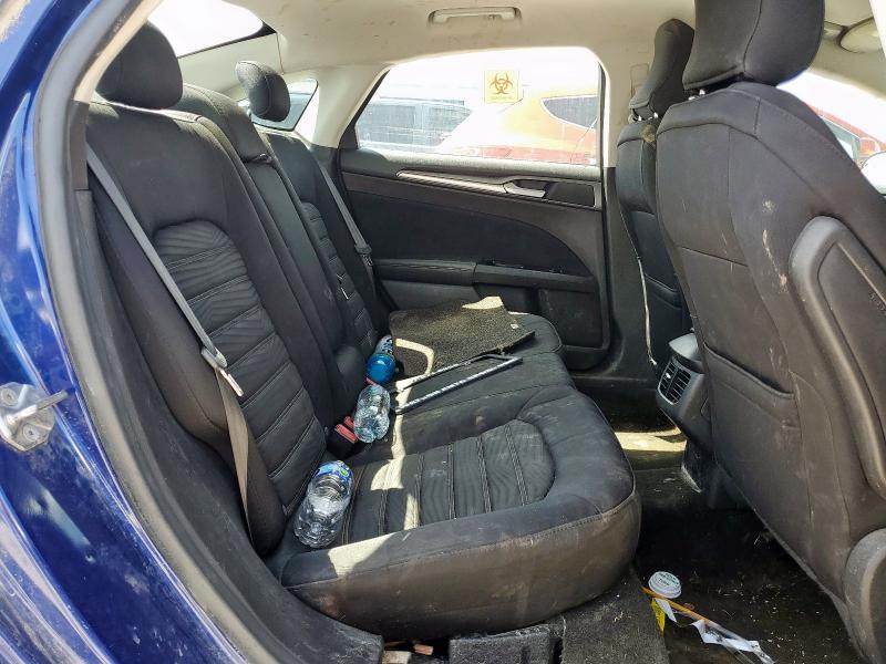 3FA6P0H75GR346021 - 2016 FORD FUSION SE BLUE photo 10