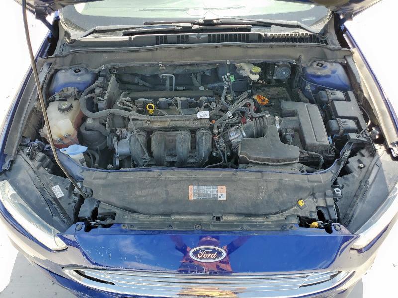3FA6P0H75GR346021 - 2016 FORD FUSION SE BLUE photo 11
