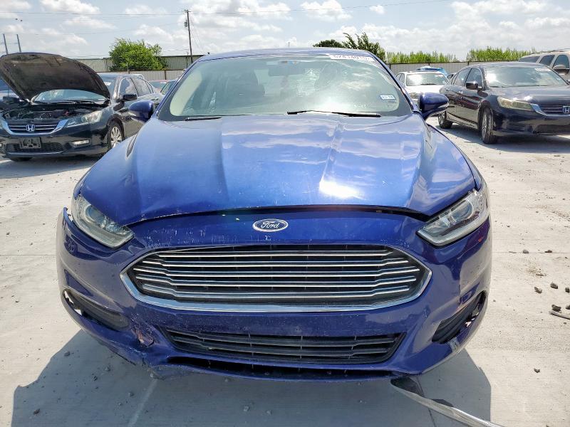 3FA6P0H75GR346021 - 2016 FORD FUSION SE BLUE photo 5