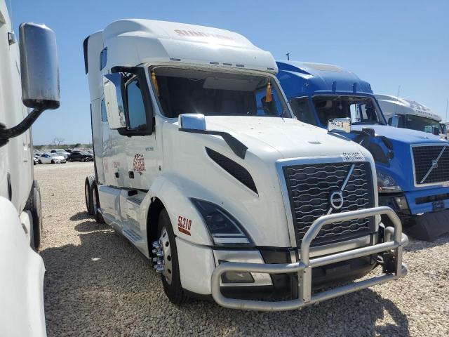 4V4NC9EH6NN296317 - 2022 VOLVO VN VNL WHITE photo 1