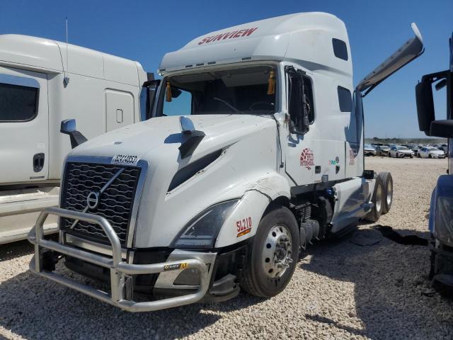 4V4NC9EH6NN296317 - 2022 VOLVO VN VNL WHITE photo 2