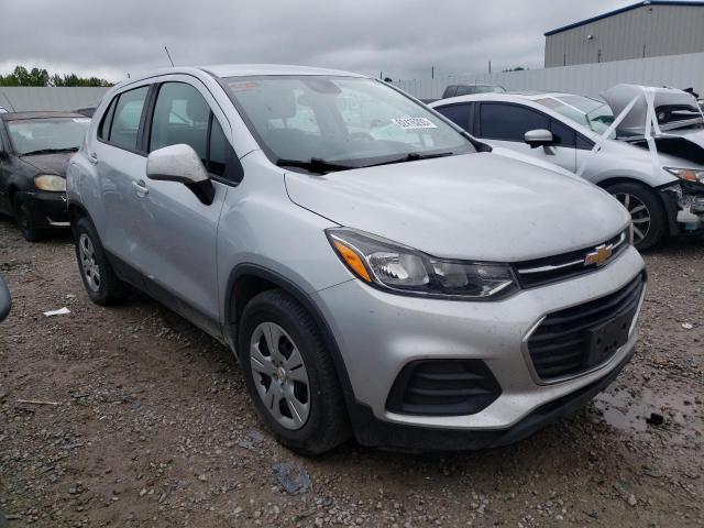 3GNCJKSBXJL264844 - 2018 CHEVROLET TRAX LS SILVER photo 4