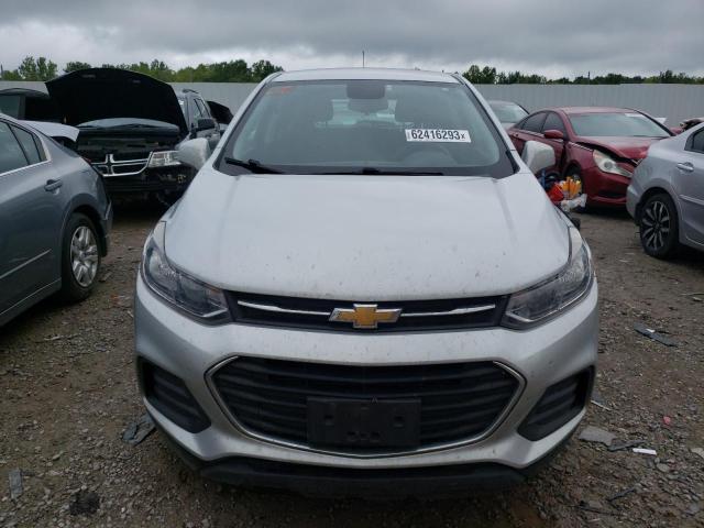 3GNCJKSBXJL264844 - 2018 CHEVROLET TRAX LS SILVER photo 5