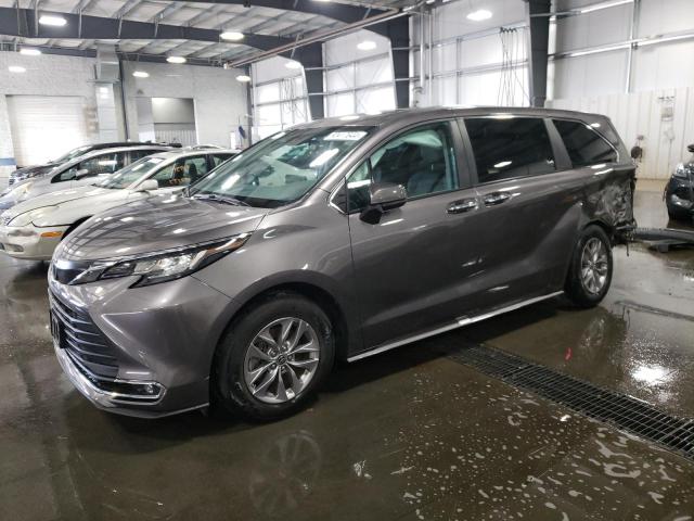 2022 TOYOTA SIENNA XLE, 