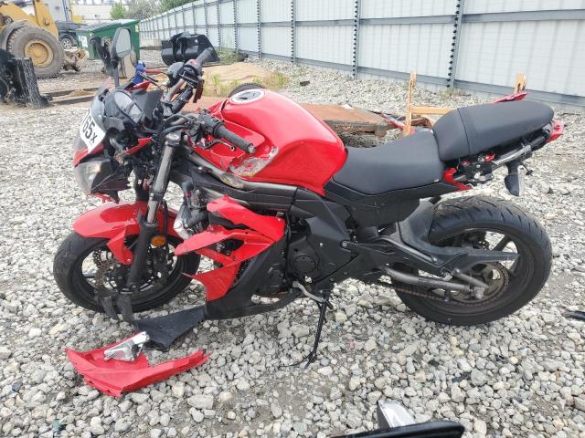 JKAEXEE14CDA03378 - 2012 KAWASAKI EX650 EC RED photo 3