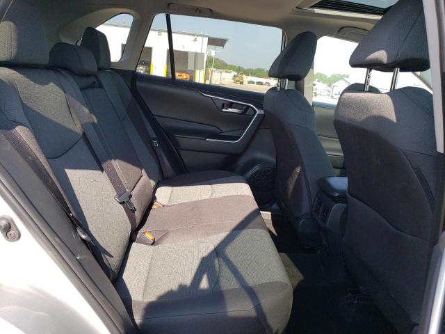 2T3P1RFV6RW483294 - 2024 TOYOTA RAV4 XLE SILVER photo 11