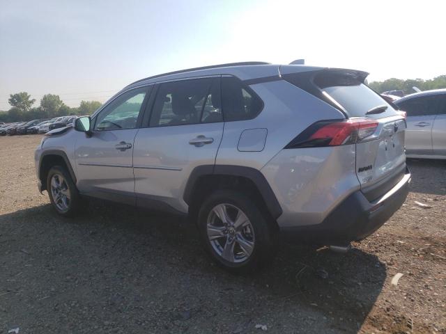 2T3P1RFV6RW483294 - 2024 TOYOTA RAV4 XLE SILVER photo 2