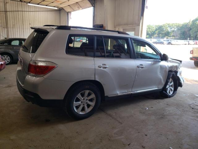 5TDZK3EH6DS113441 - 2013 TOYOTA HIGHLANDER BASE SILVER photo 3