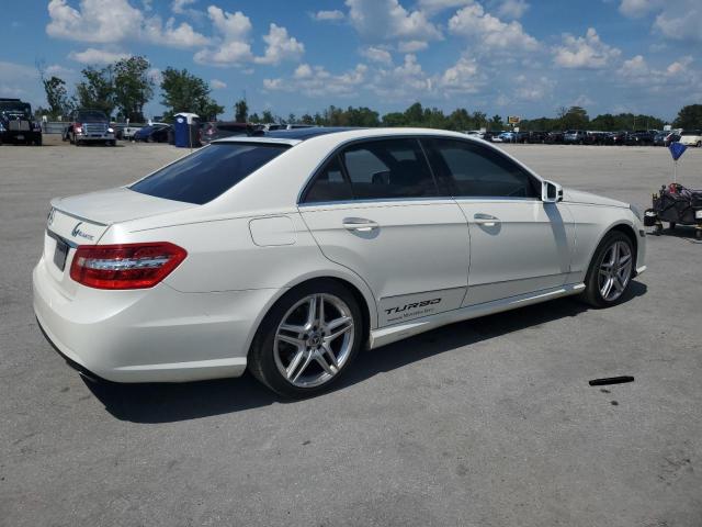 WDDHF9BB2DA700600 - 2013 MERCEDES-BENZ E 550 4MATIC WHITE photo 3