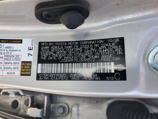 JTDKARFP5J3099512 - 2018 TOYOTA PRIUS PRIM 银色 照片 12