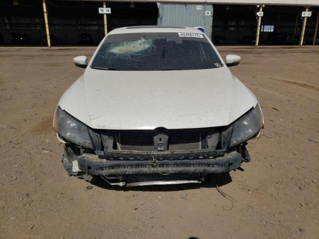 1VWBT7A34EC052557 - 2014 VOLKSWAGEN PASSAT SE WHITE photo 5