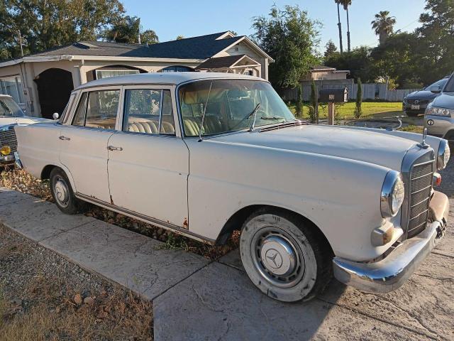 1966 MERCEDES-BENZ 230, null