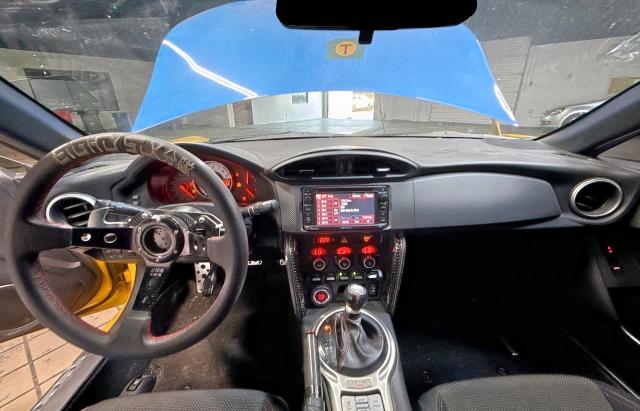 JF1ZNAA17F8706971 - 2015 TOYOTA SCION FR-S YELLOW photo 9