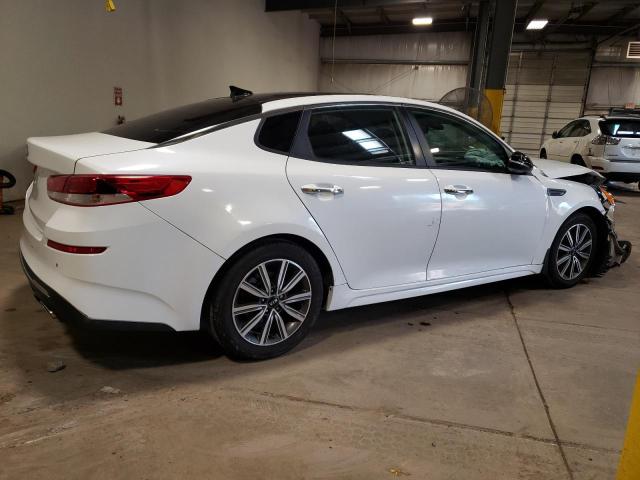 5XXGT4L38KG313317 - 2019 KIA OPTIMA LX WHITE photo 3