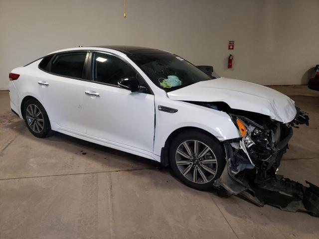 5XXGT4L38KG313317 - 2019 KIA OPTIMA LX WHITE photo 4